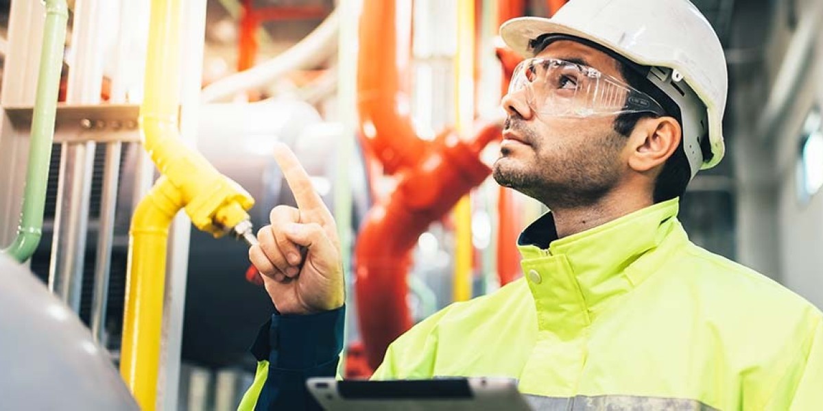 The Pros and Cons of Paying NEBOSH Course Fees in Pakistan Upfront