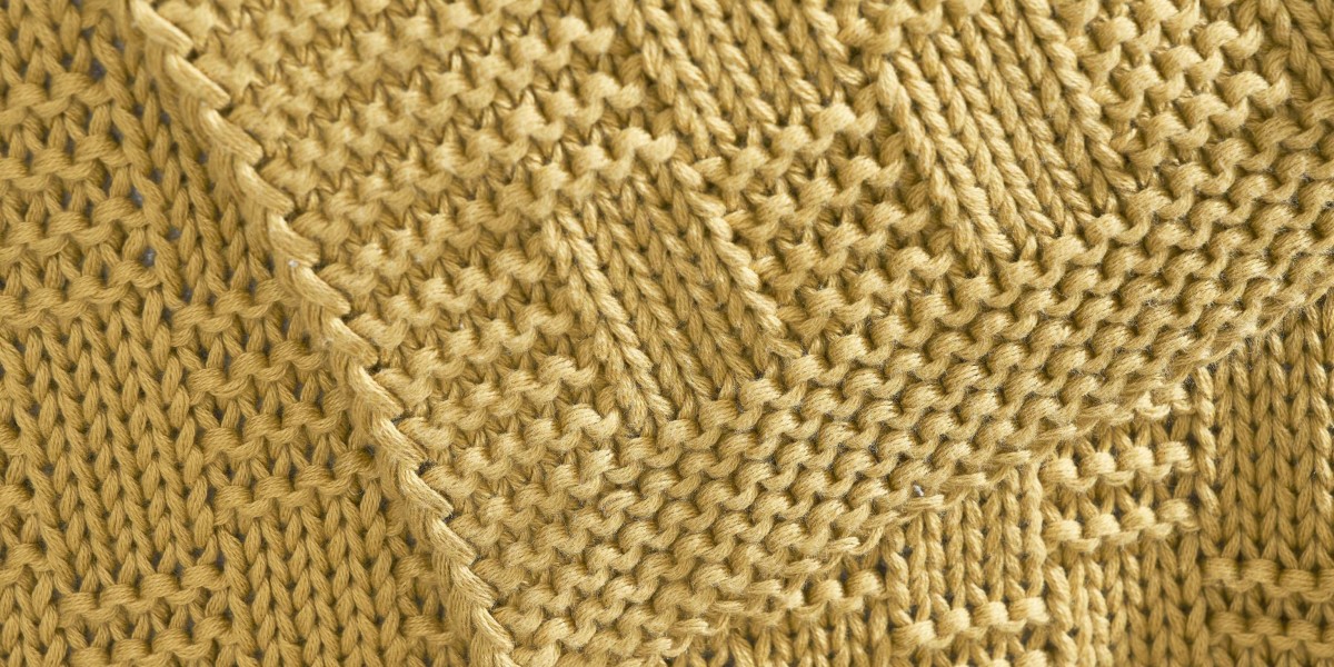 What Are the Benefits of Using a Throw Blanket?