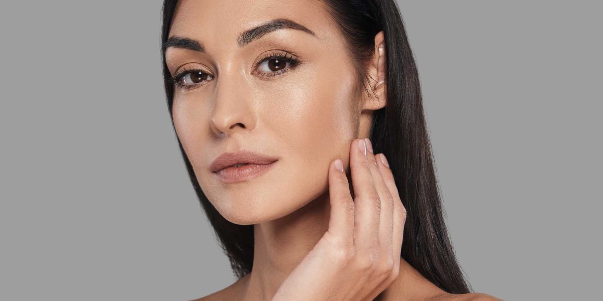The Pros and Cons of Non-Surgical Facelifts in Islamabad: