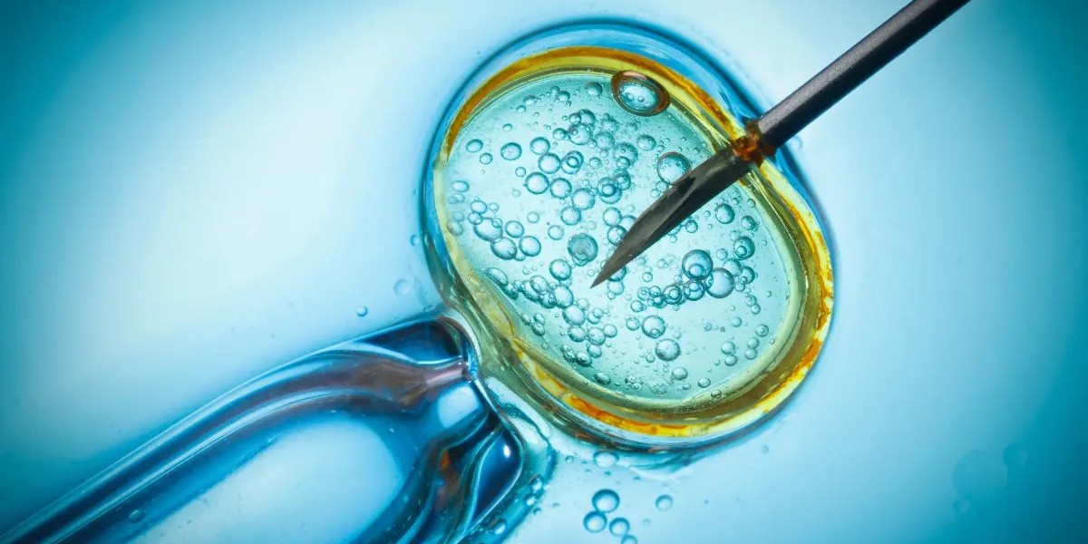 What benefits do microfluidic devices provide at an IVF specialist in Chinchwad?