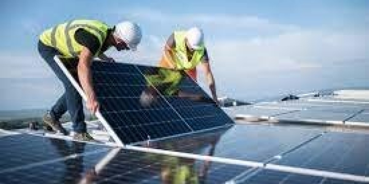 Transforming Businesses with Sustainable Energy: The Rise of Commercial Solar in Lahore