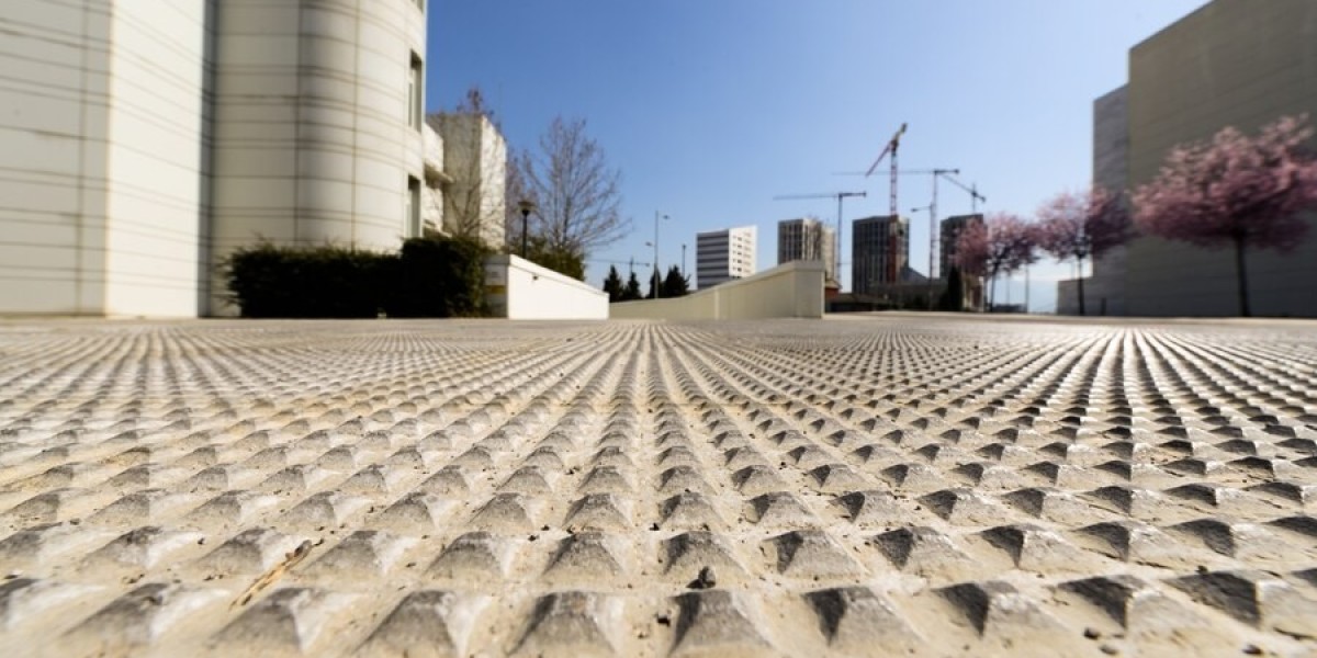 The Role of Concrete Solutions in Modern Commercial Infrastructure
