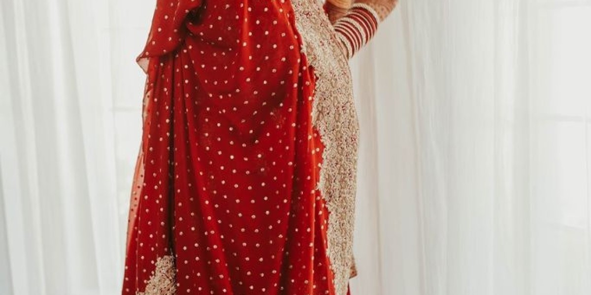 Elegance and Tradition: A Deep Dive into Pakistani Bridal Dresses