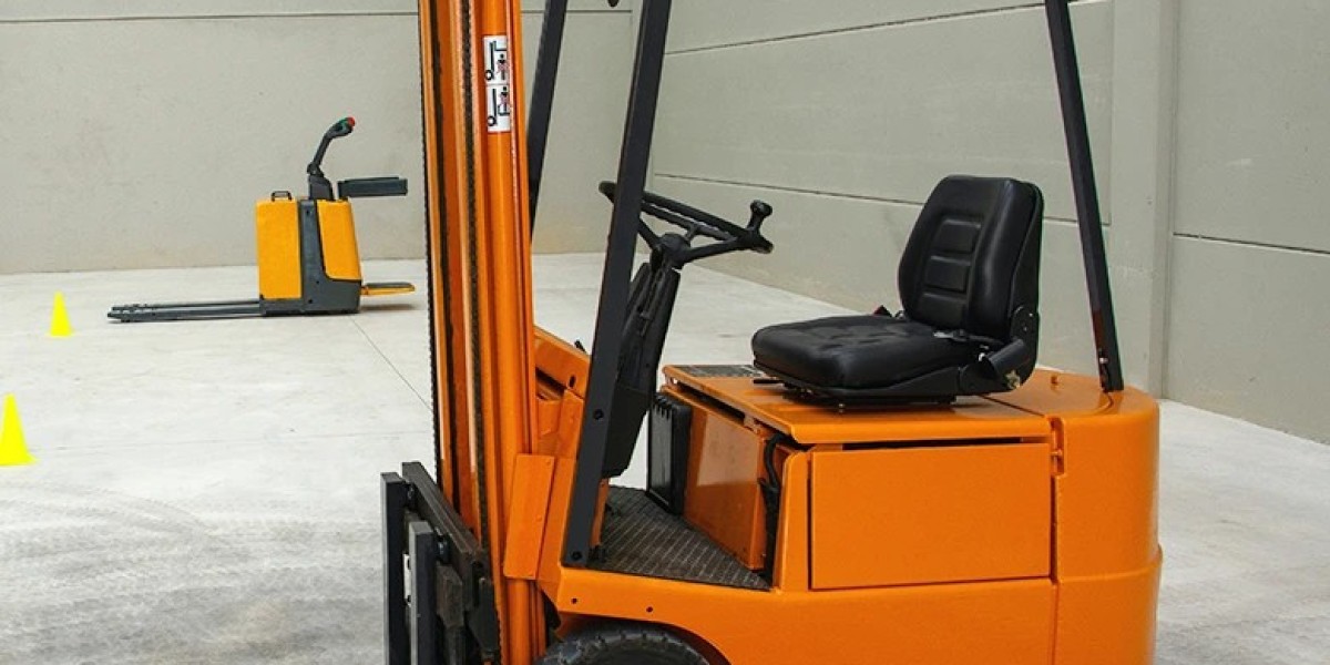 AMITY CARE’s Electric Stacker Forklifts: Safety and Efficiency Combined