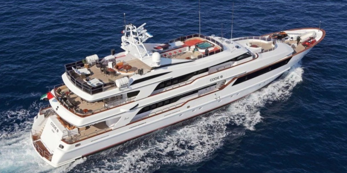 Yacht Hire in Dubai – A Luxurious Experience on the Arabian Gulf