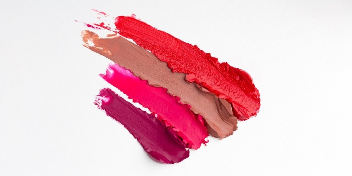 Lip Gloss Market Evolutions From Classic to Cutting-Edge