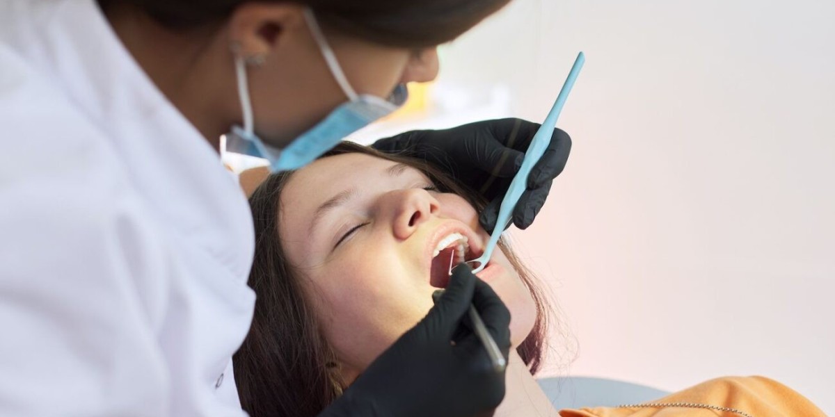 How Does Tooth Extraction Cost Vary for Children and Adults in Dubai?