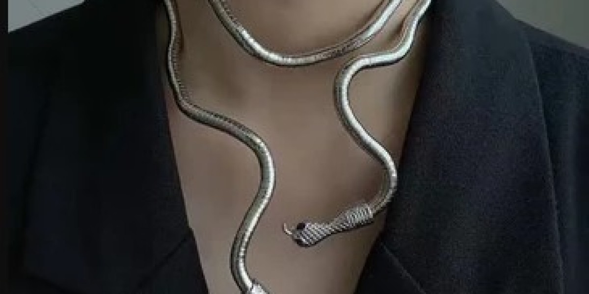 Snake chain necklace