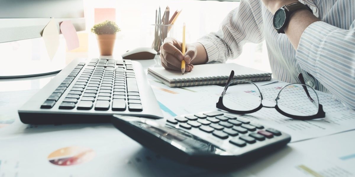 Best Tax Advisors in Surrey: Maximize Savings & Ensure Compliance