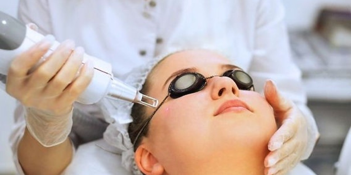 Skin Resurfacing in Dubai: Why Fractional CO2 Laser is a Top Choice