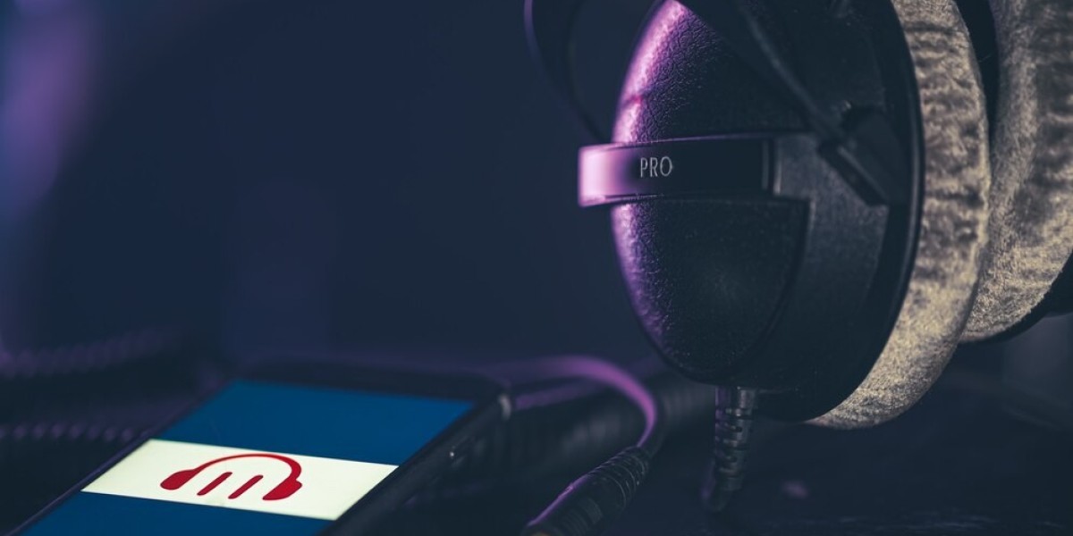 Dive Into the World of Audio Storytelling: The Best Podcasts About Musicals and Music in 2024