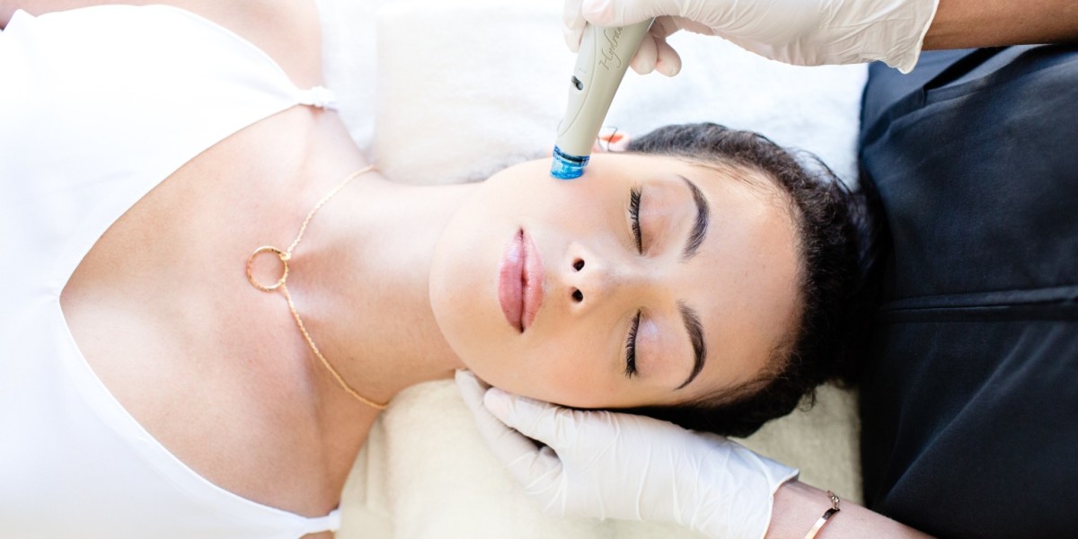 HydraFacial for Sensitive Skin: Riyadh’s Recommendations