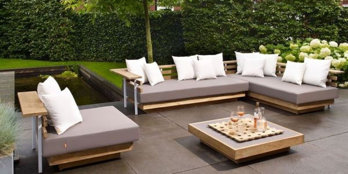 Trends Shaping the Outdoor Furniture Market in 2025