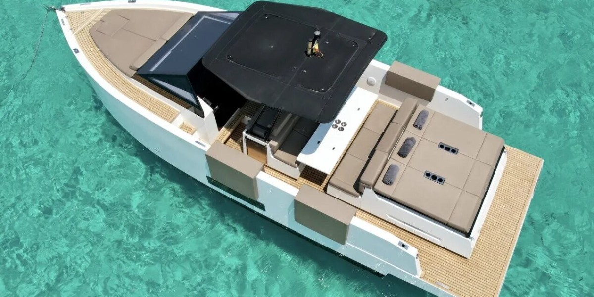 The Best Beach Clubs and Restaurants You Can Reach by Yacht
