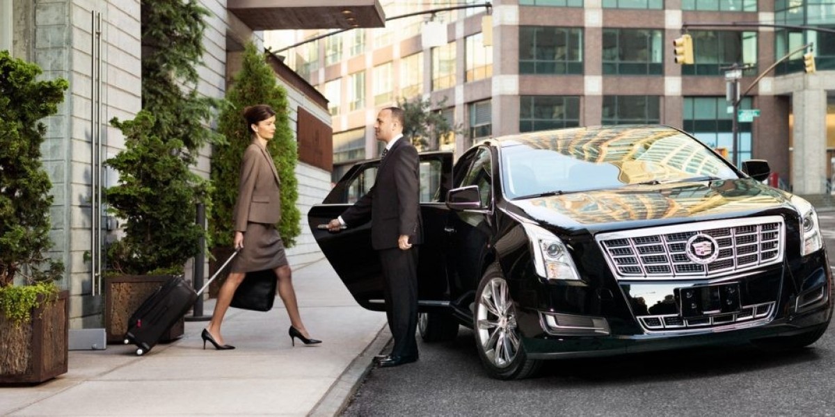 What Distinguishes A Personal Driver From A Chauffeur?