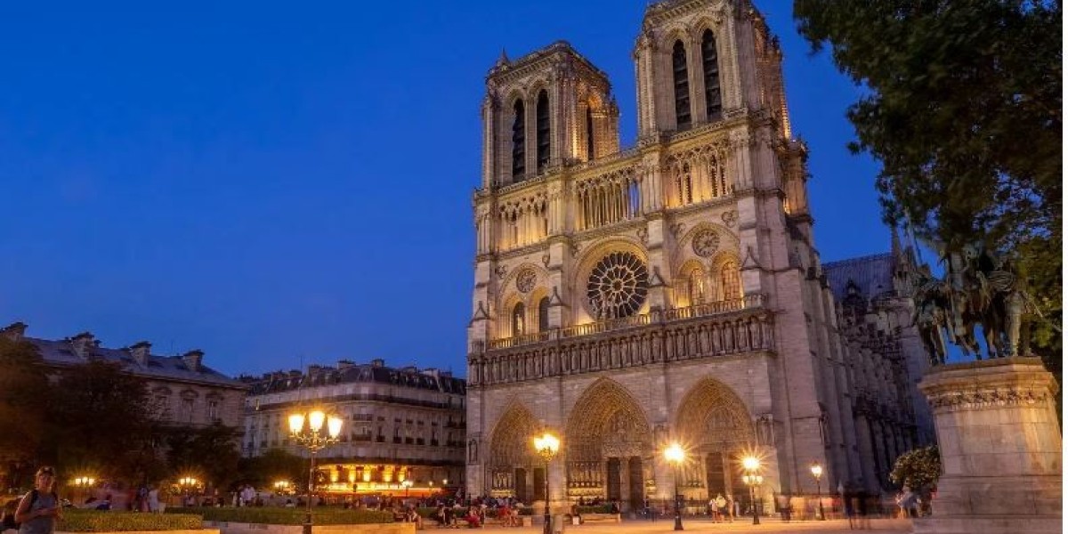 Notre-Dame de Paris, france: An important Carefully guided See Because of Past and even Engineering