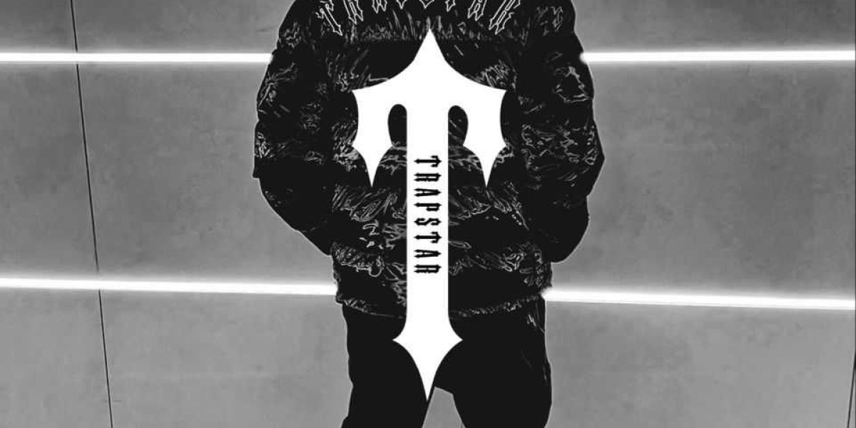 Giubbotto Trapstar Donna: Stile e Comfort per un Look Streetwear Unico