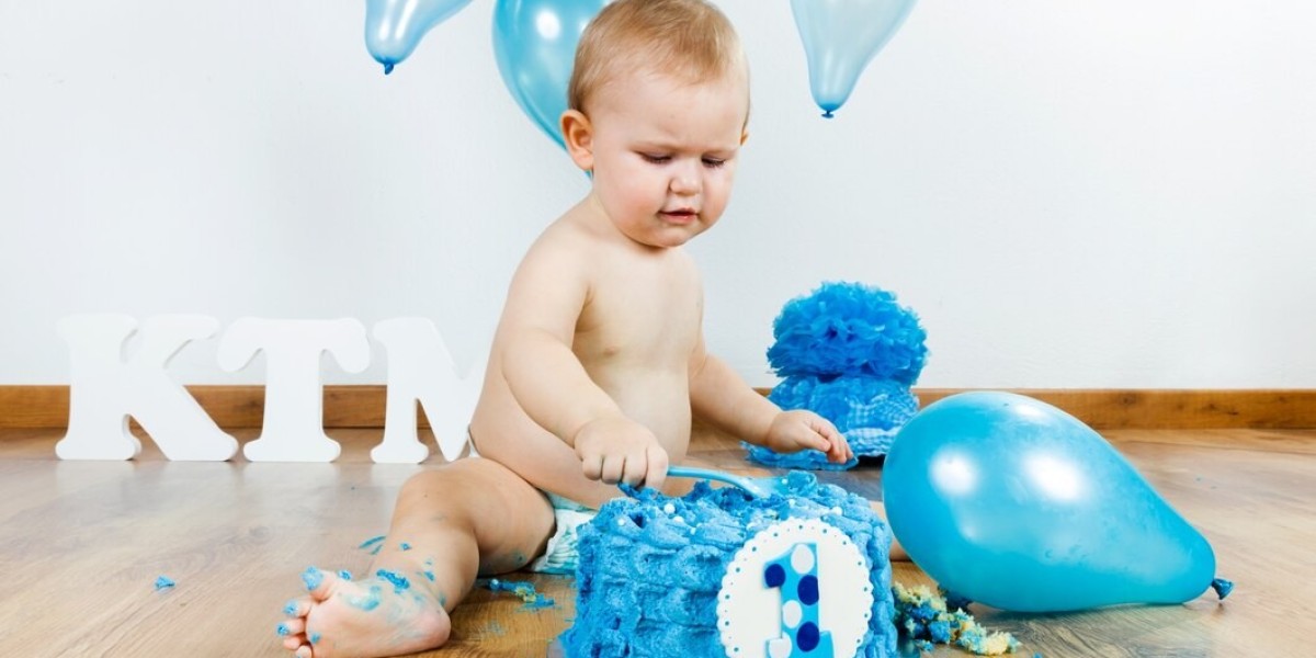 Cake Smash and Engagement Photography: Capturing Life’s Most Important Moments