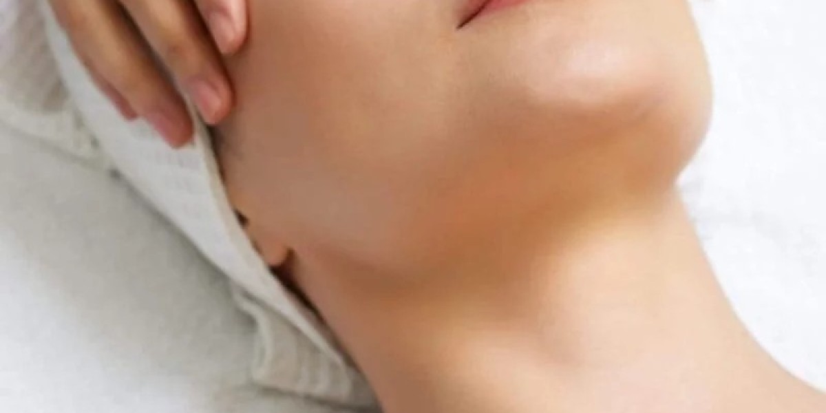 Discover the Best Beauty Parlour in Kochi for a Luxurious Experience