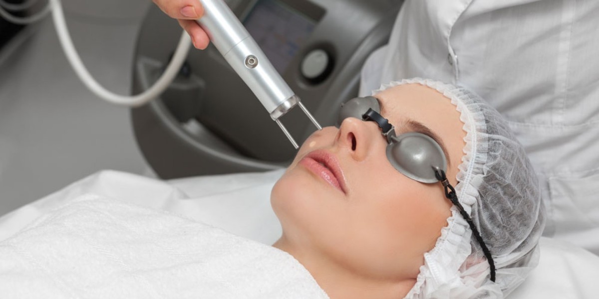 Is Fractional CO2 Laser the Best Option for Skin Resurfacing in Riyadh?