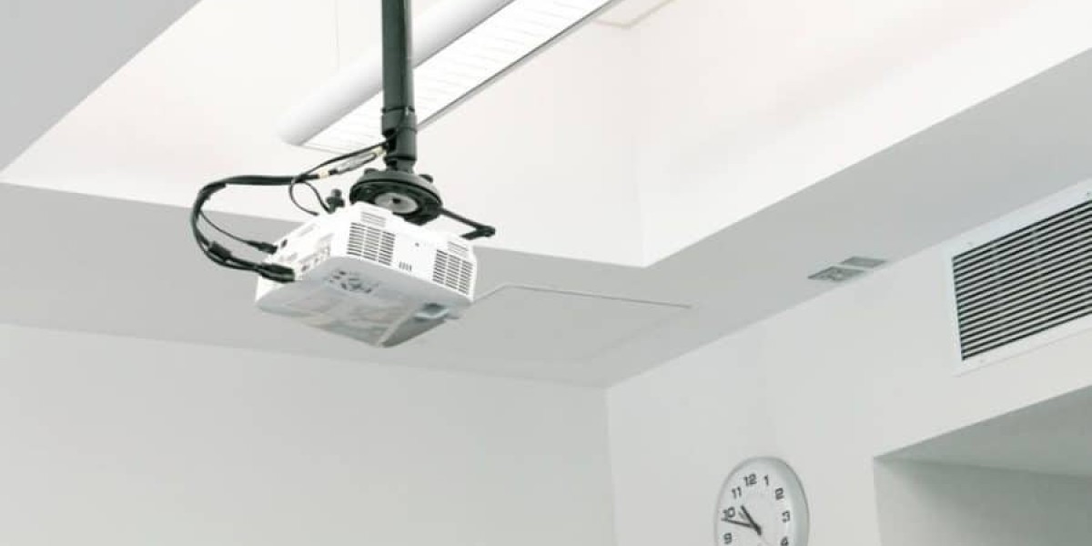 Black Screen Projector vs White – Which One Is Right for You?