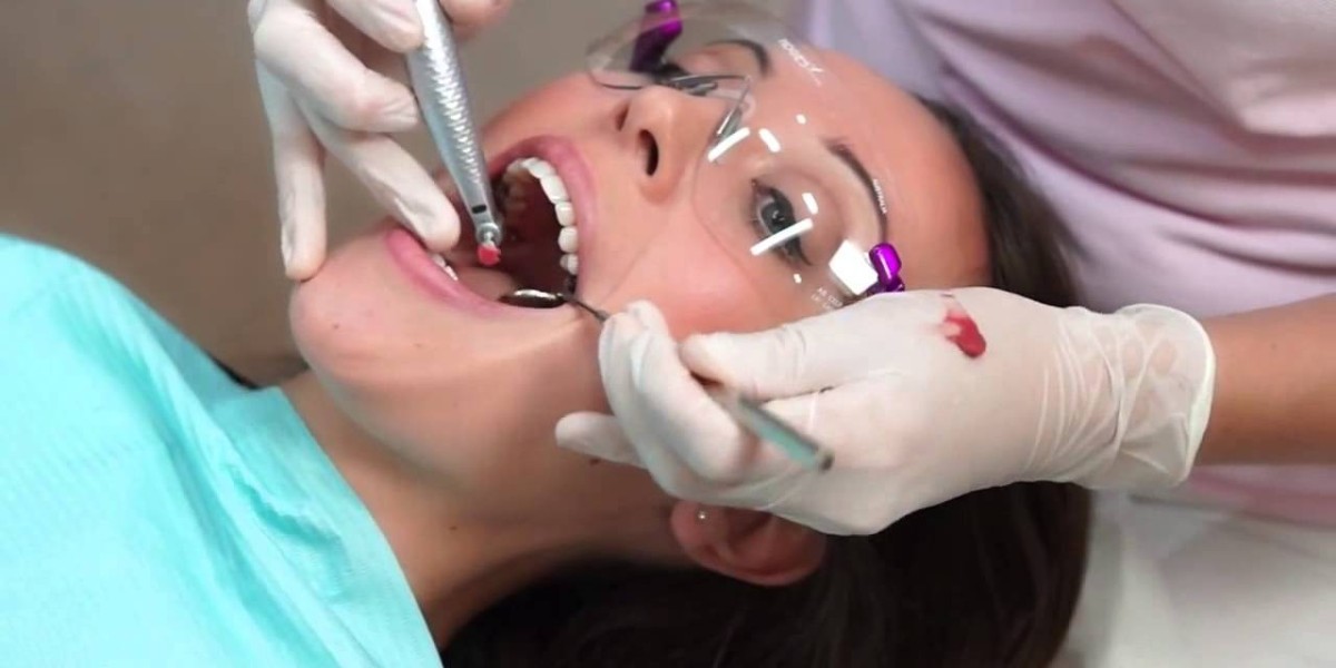 How Teeth Cleaning Promotes Oral Freshness