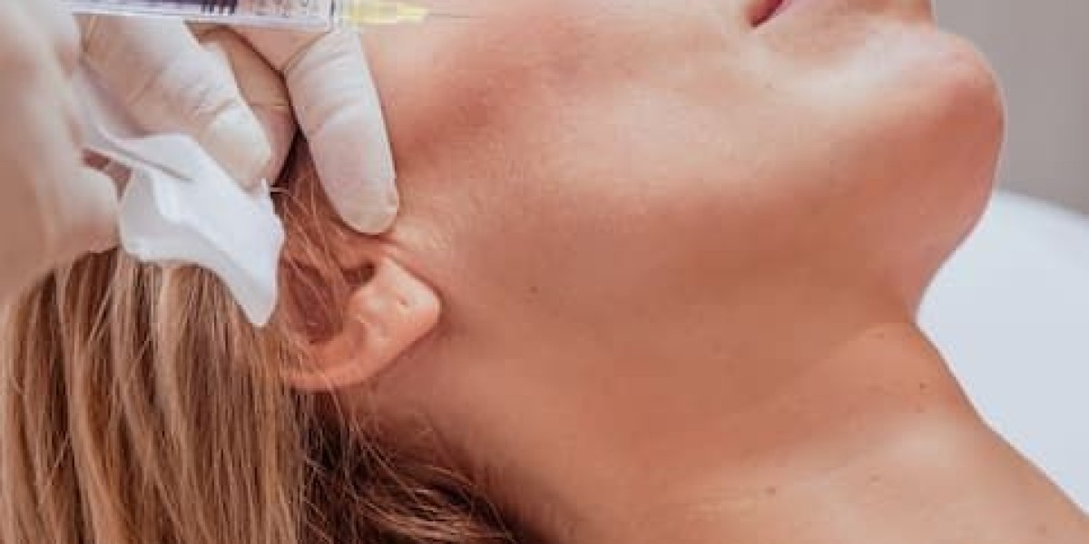 Hyaluronic Acid Injection: The 2025 Trend in Riyadh