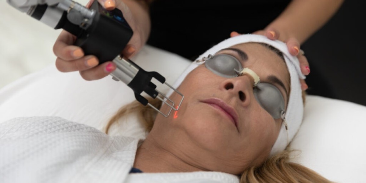 Fractional CO2 Laser: The Miracle Skin Treatment Everyone’s Talking About in Dubai