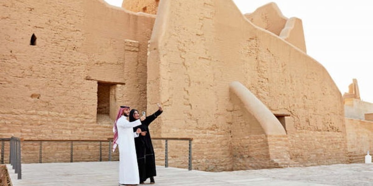 Saudi Tourist Visa for UAE Residents: Requirements & Travel Tips