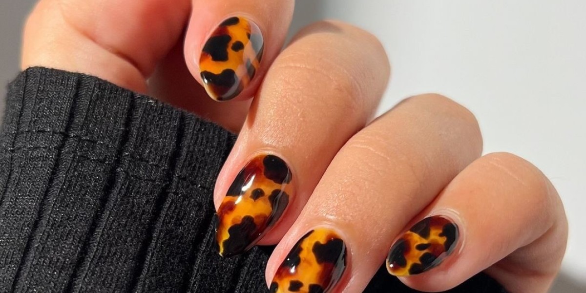 Your Step-by-Step Guide to Getting Dip Powder Nails in Phoenix