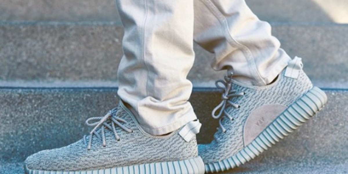 Yeezy 350鞋子的舒適度和性能評測！