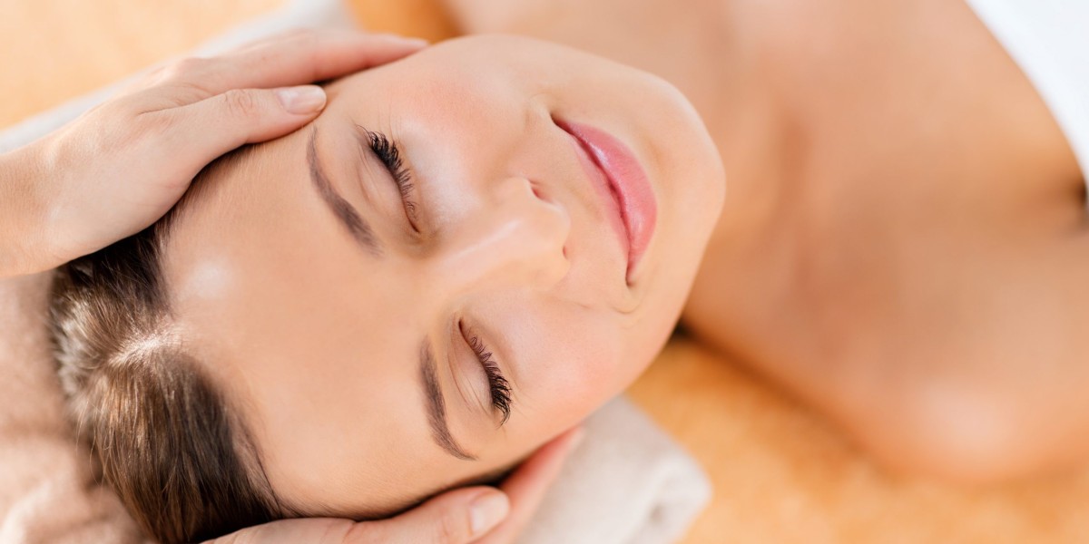 How Does a Deep Cleansing Facial Benefit Dehydrated Skin?