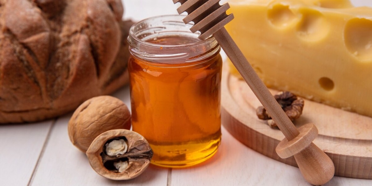Manuka Honey Market Developments: How Sustainability and Innovation Shape the Future of Premium Honey