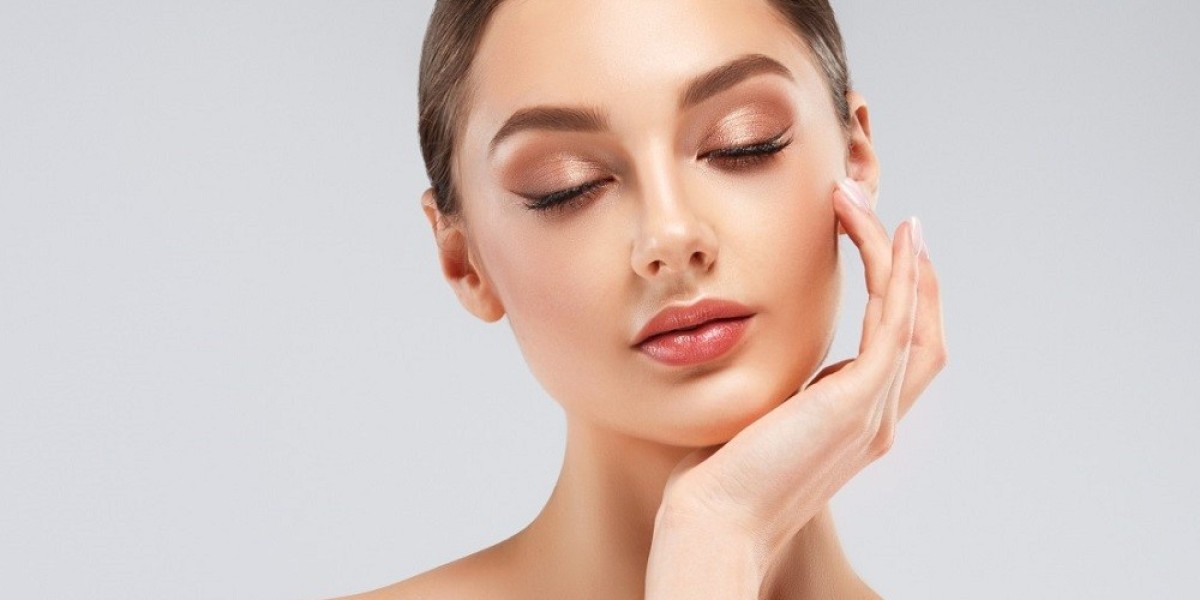 Fat Transfer at Glam Aesthetics: The Future of Non-Invasive Aesthetics
