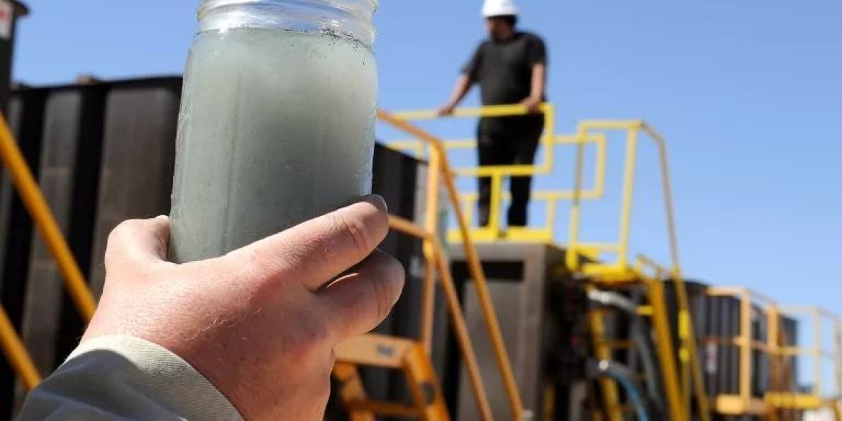 Discover Premier Fracturing Fluid Chemical Providers at Polyacrylamide Factory
