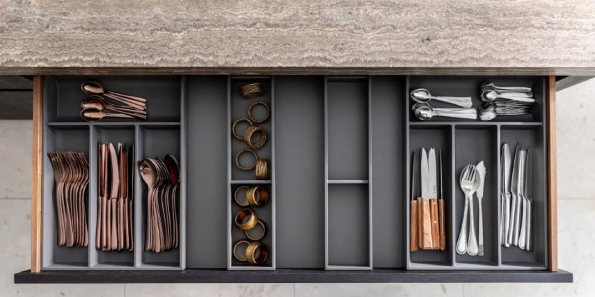 Custom Cabinets vs. Refacing: Kitchen Mart Helps You Choose in Sacramento