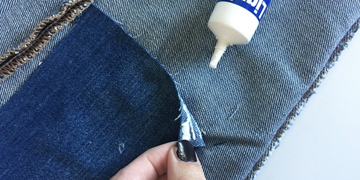 Fabric Glue Market vs. Traditional Sewing: Which One is Better?
