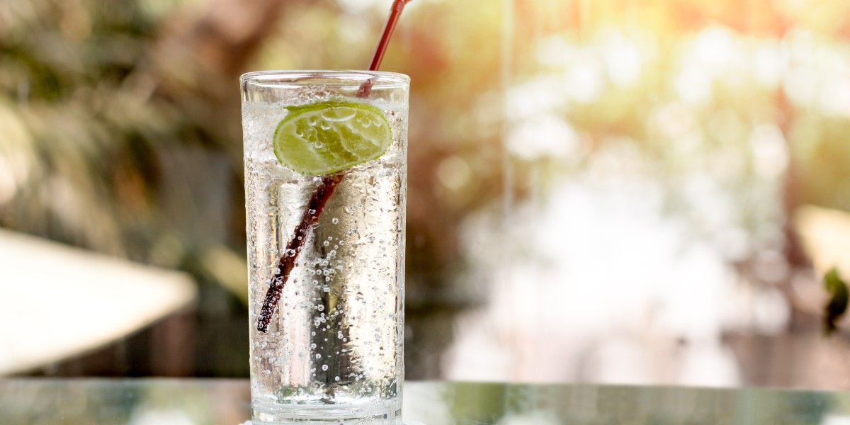 Sparkling Water Market vs. Still Water: Shifting Consumer Choices