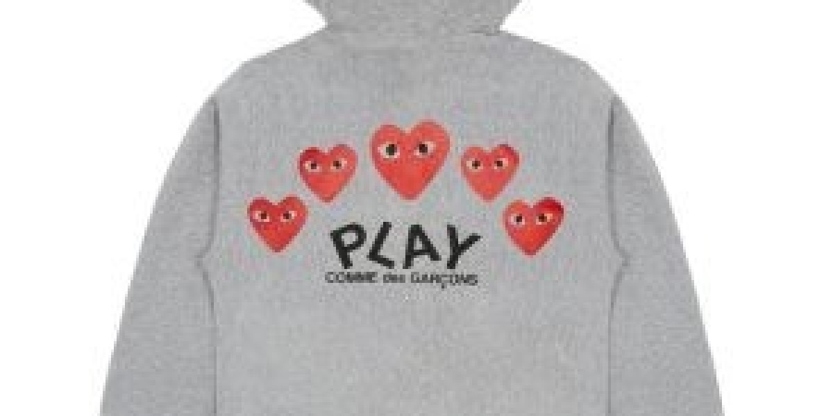 How to Style a Comme des Garçons Hoodie for a Trendy, Effortless Look