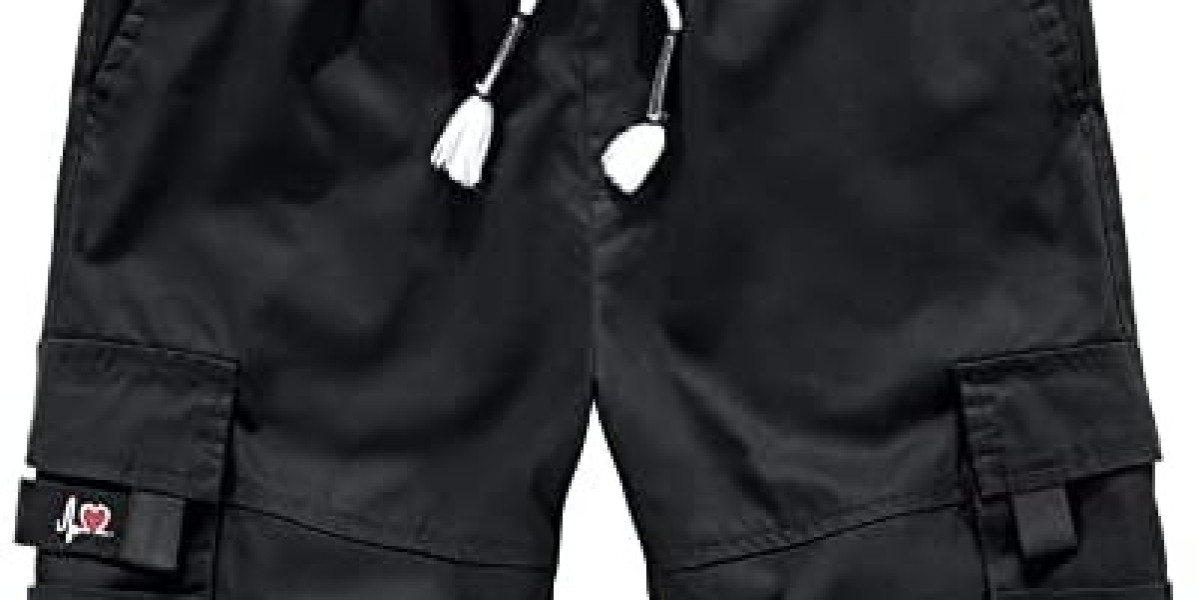 The Versatility and Comfort of Cotton Cargo Pants: A Wardrobe Essential