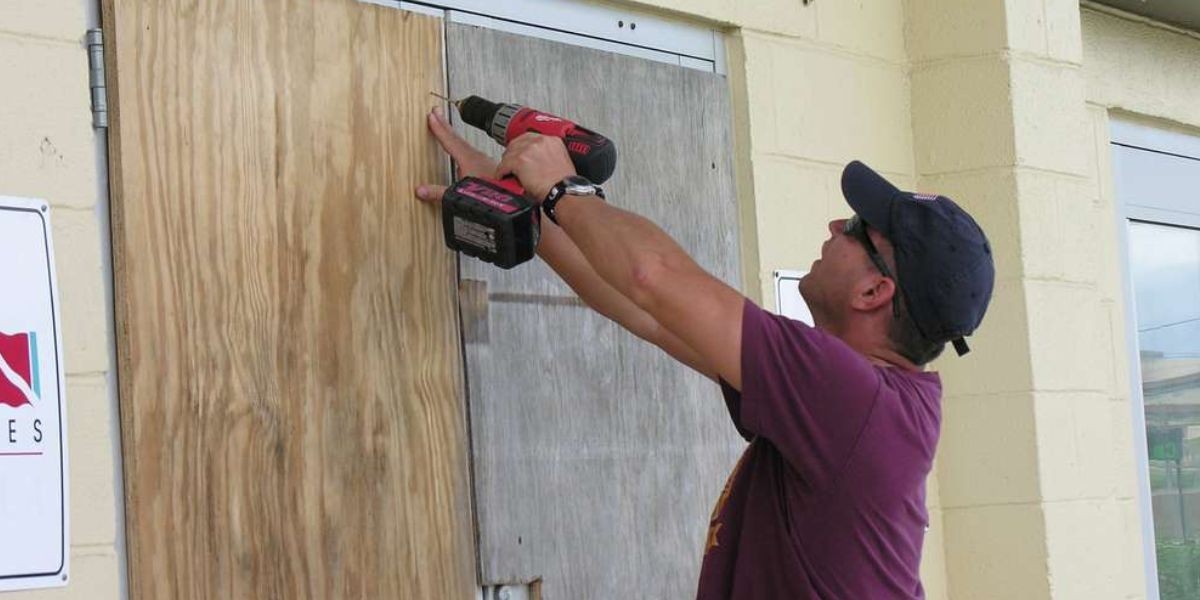 Emergency Window Boarding: How to Secure Your Home After Glass Damage