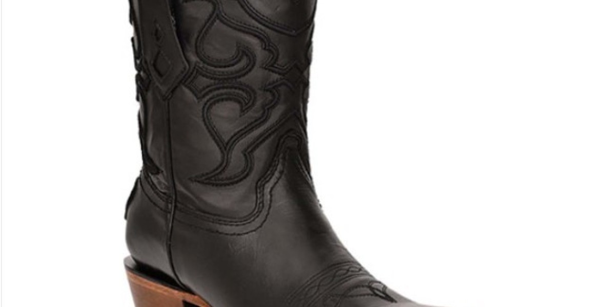 The Timeless Appeal of White Cowboy Boots, White Cowgirl Boots, and Brown Cowboy Boots