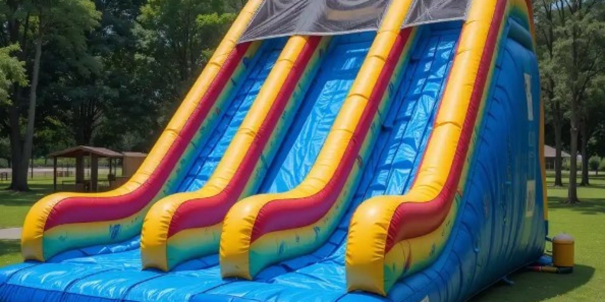 How to Choose Between Wet and Dry Inflatable Slides