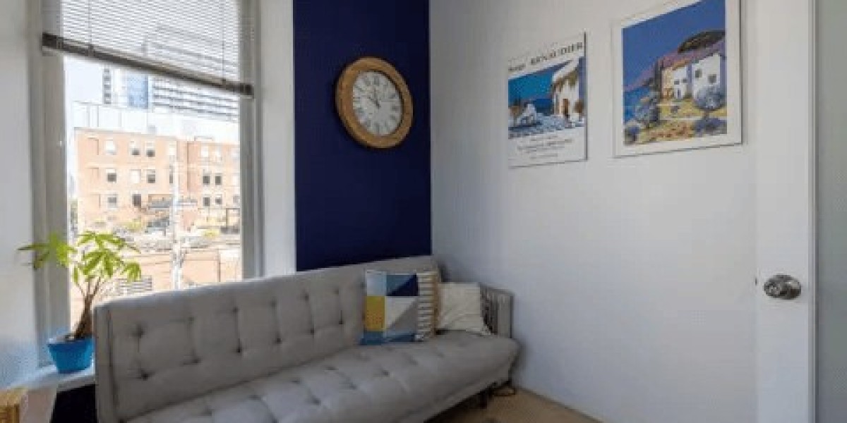 Couples Therapy at Insight & Wellness: Building Stronger Relationships in Toronto