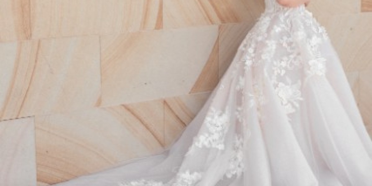 Customizing Plus Size Wedding Dresses: Personalization for a Perfect Fit