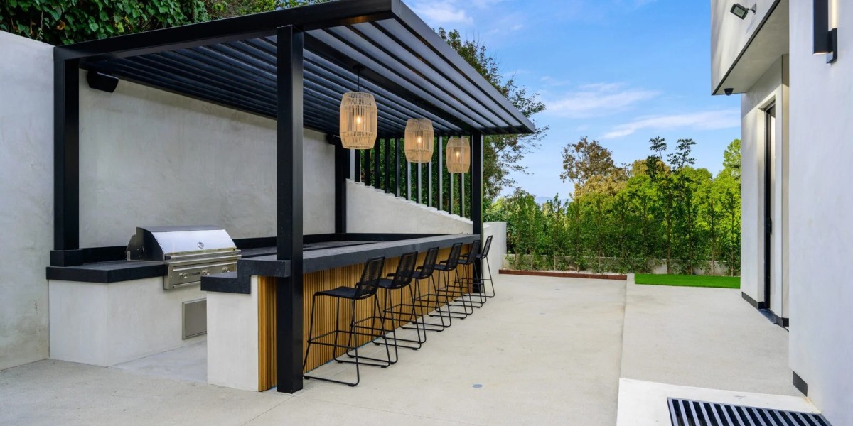 Commercial Outdoor Living Services in Houston, TX – Elevate Your Business’s Outdoor Appeal