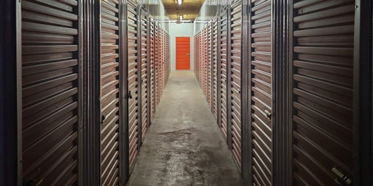 How Storage Units Help Small Businesses Cut Costs in Houston