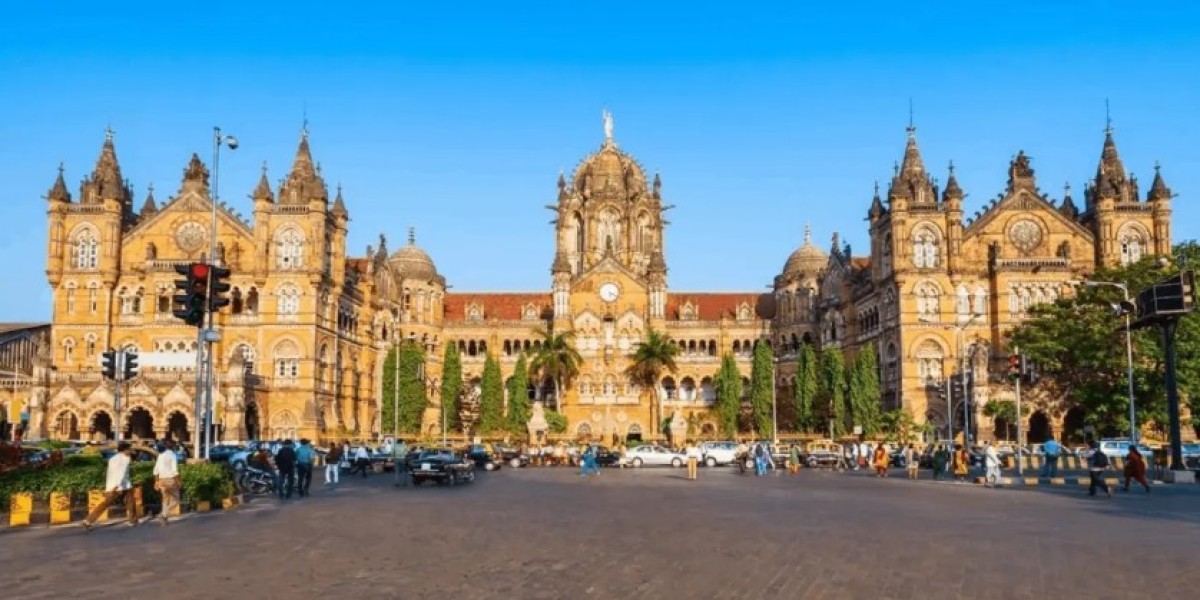 Discover the Enchanting Beauty of Maharashtra’s Top Destinations