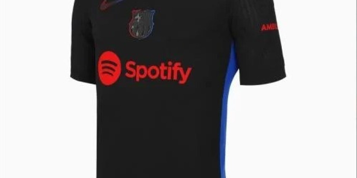طقم برشلونة الاسود: جمال وأناقة لا تقاوم من Sport Touch – كميات محدودة!