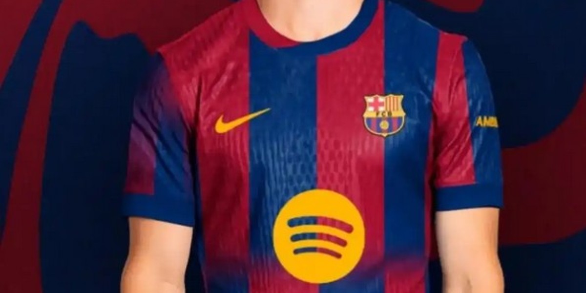 Razlaga dresov Barcelone za sezono 2025-26